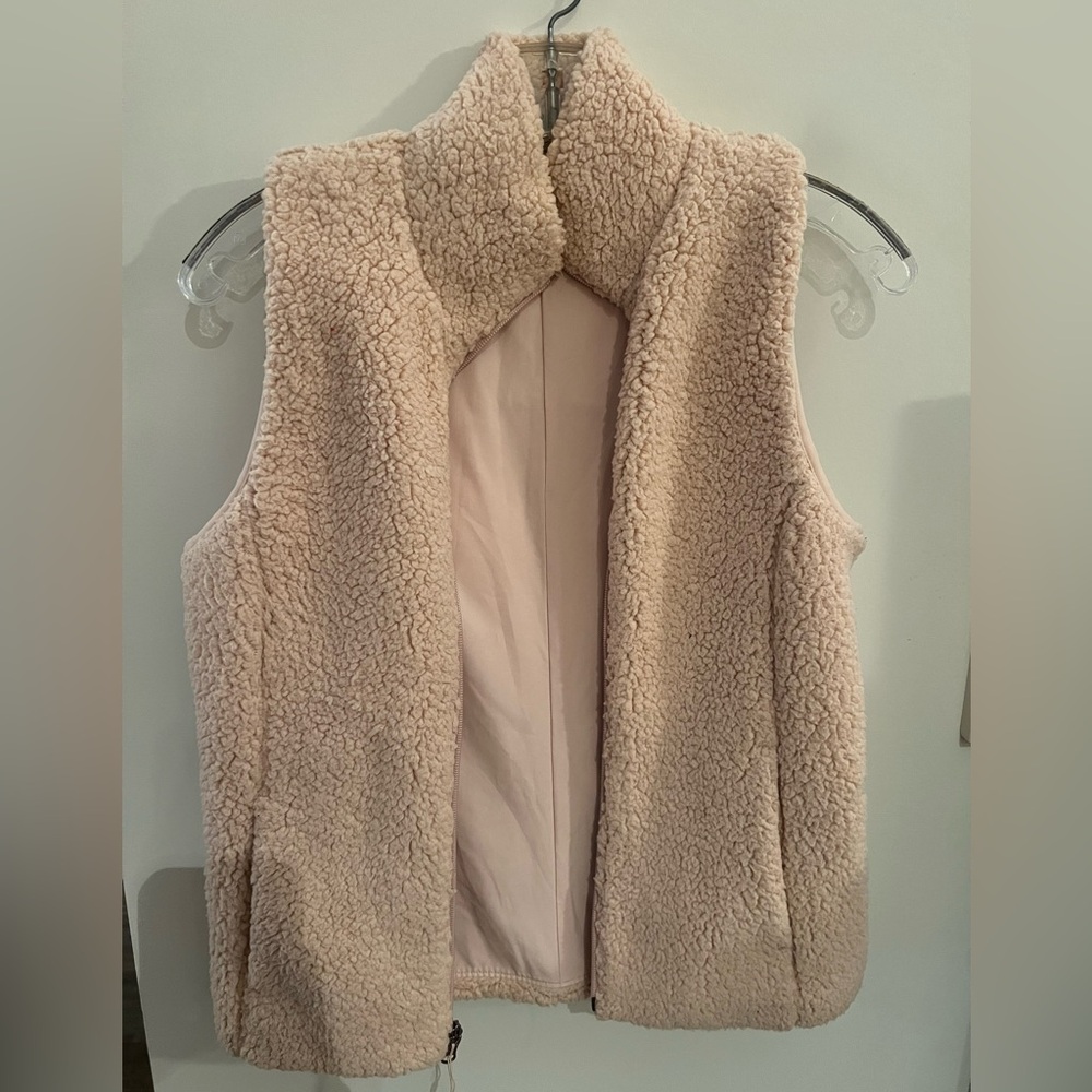 CALIA by Carrie Underwood Cream Sherpa Vest